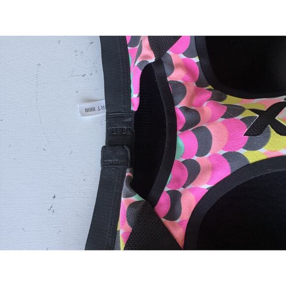 Victoria’s Secret VSX Dots Sports Bra Size 36D Racerback Exercise Yoga Workout - Picture 4 of 4